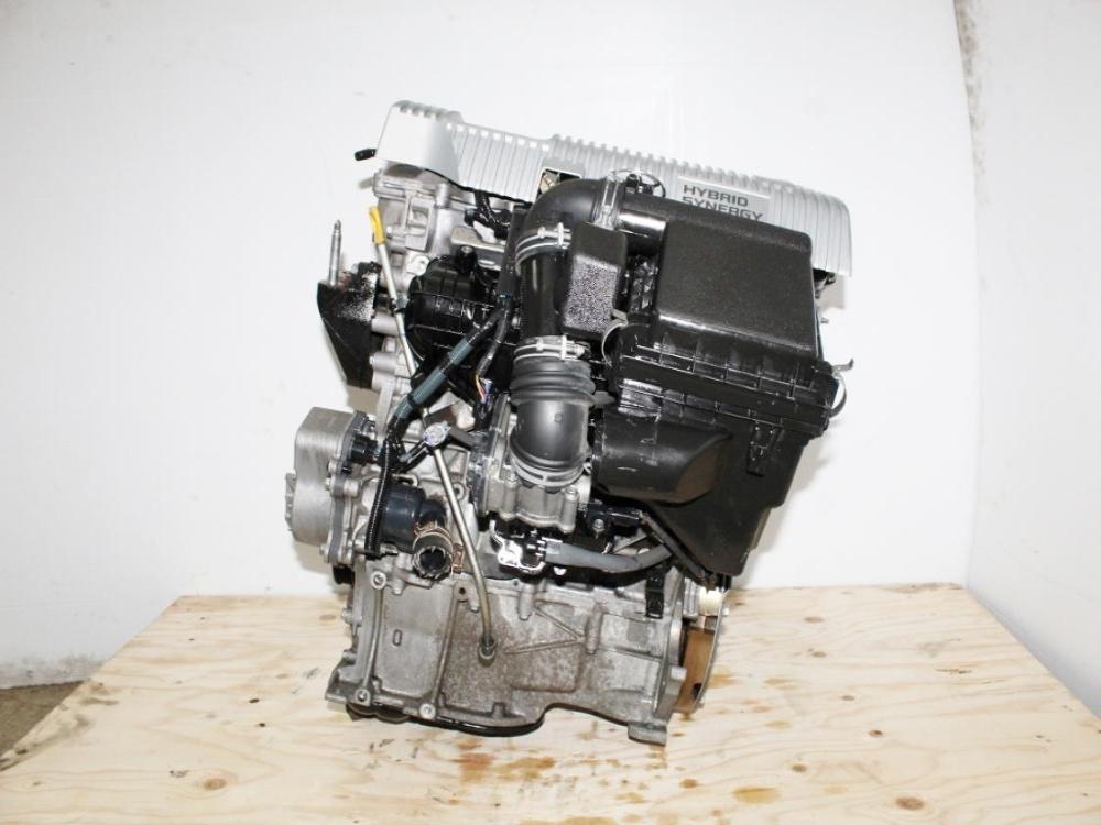 2010-2015 JDM Toyota Prius 2ZR-FXE Engine 1.8L Hybrid : Image 1